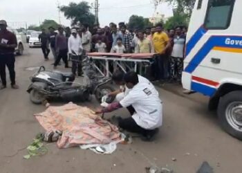 ટોપ થ્રી નજીક ડમ્પરની અડફેટે એકટીવા ચાલક યુવતીનું મોત