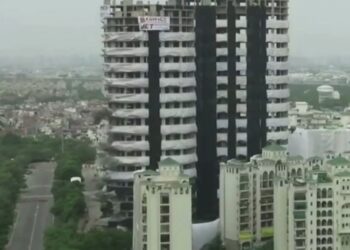 નોયડાનો ટ્વીન ટાવર કરાયો જમીન દોસ્ત