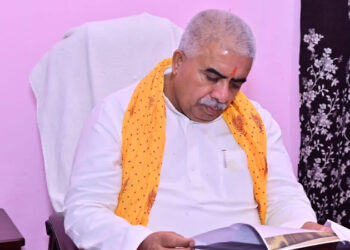 કોર્ટમાં દોષિત સાબિત યોગીના મંત્રી સજા સંભળાવે તે પહેલા ફાઈલ લઈને ફરાર 