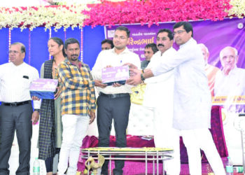 ગરીબ લોકો પણ હવે પ્રાયવેટ હોસ્પિટલમાં ૫ લાખ સુધીની મફત સારવાર કરાવે છે