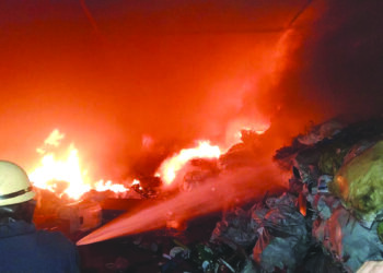 જુના બંદર રોડ પર આવેલ પ્લાસ્ટીક વેસ્ટના ગોડાઉનમાં વિકરાળ આગ