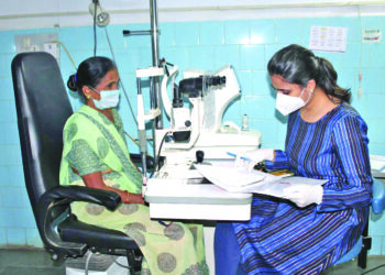 મોબાઈલના વળગણને કારણે આંખના દર્દીઓની સંખ્યામાં ચિંતાજનક વધારો