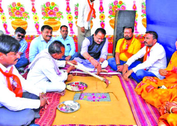 કાળીયાબીડ વોર્ડમાં વિવિધ વિકાસ કામોનું ખાતમુહૂર્ત કરતા જીતુ વાઘાણી