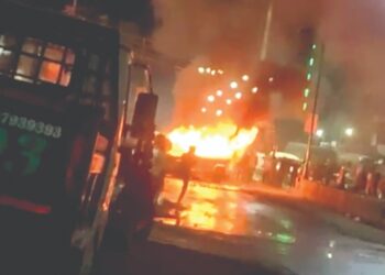 મહારાષ્ટ્રમાં સંભાજીનગરમાં રામ-મંદિરની બહાર  હિંસા: પથ્થરમારો-આગચંપી