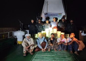 425 કરોડના હેરોઈન સાથે ઈરાની બોટને ગુજરાત કોસ્ટ ગાર્ડ અને ATSએ પકડી પાડી