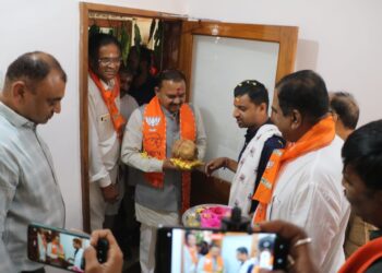 જીલ્લા ભાજપ અધ્યક્ષનો પદભાર સંભાળતા આર.સી મકવાણા, હવે કાર્યકર્તાઓની વાત કાને ઘરાશે!