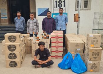 સવા ચાર લાખની કિંમતના ઈંગ્લીશ દારૂ – બિયર સાથે શખ્સની ધરપકડ