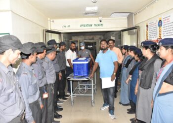 મૂળ ભાવનગરના ચૌહાણ  પરિવારે 30 વર્ષનો યુવાન પુત્ર બ્રેઇન ડેડ થતા લીવર અને કિડનીનું કર્યું દાન સુરત સિવિલ હોસ્પિટલમાં ૨૦મું સફળ અંગદાન.: કીમ ખાતે રહેતા બ્રેઈનડેડ યુવકના લીવર અને બે કિડનીના દાનથી માનવતા મહેંકી ઉઠી