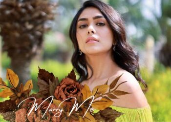 Marriage Proposal: અભિનેત્રીએ એટલી સુંદર સ્ટાઈલ બતાવી કે ફેન્સે તેને પ્રપોઝ કર્યું, પરંતુ જવાબ સાંભળીને તે ચોંકી ગઈ…