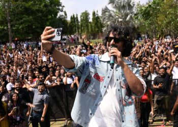 સાઉથ ઇન્ડિયન ફિલ્મ દસરાના પ્રચાર માટે અમદાવાદમાં આવેલ એક્ટર નાનીનું અમદાવાદીઓએ ઉષ્માભેર સ્વાગત કર્યું