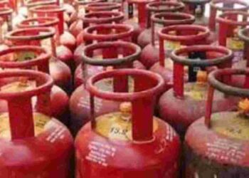 કોમર્શિયલ LPG સિલિન્ડરના ભાવમાં ઘટાડો