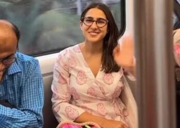 સૈફની લાડકી મુંબઈની મેટ્રોમાં મુસાફરી કરતી જોવા મળી, કહ્યું- મેં વિચાર્યું પણ નહોતું…