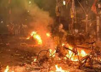 બિહાર-પ.બંગાળમાં હિંસા યથાવત: બોમ્બ ફેકાયા