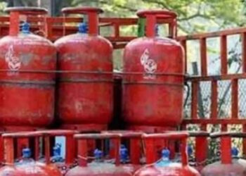 કોમર્શિયલ LPG સિલિન્ડરના ભાવમાં ઘટાડો