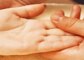 જો તમારા હાથ પર પણ છે મંગળ રેખા, તો તમને ક્યારેય નહીં થાય ધનની કમી