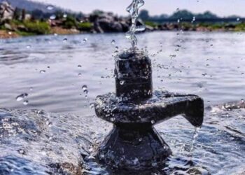 શું તમે જાણો છો શિવલિંગ પર જળ ચઢાવવાની સાચી દિશા? 99% લોકો કરે છે આ ભૂલ