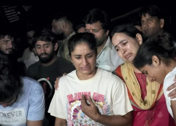 જંતર-મંતર પર અડધી રાતે ઘર્ષણ