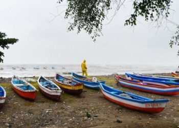 લોકોએ  જરૂર જણાયે સલામત સ્થળે ખસી જવું