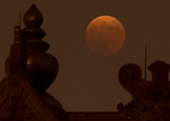 આ દિવસે થશે વર્ષ 2023નું છેલ્લું ચંદ્રગ્રહણ, જાણો કોને થશે અસર