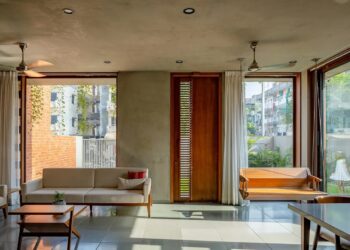 આ 10 કારણોથી ઘરમાં આવે છે ગરીબી, અટકી જાય છે પરિવારની પ્રગતિ, આ કામ કરવાથી મા લક્ષ્મી પણ આવશે તમારા દ્વારે