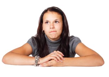 આ વસ્તુઓના કારણે આવે છે તમારા ઘરમાં ગરીબી, જાણો વિસ્તારથી