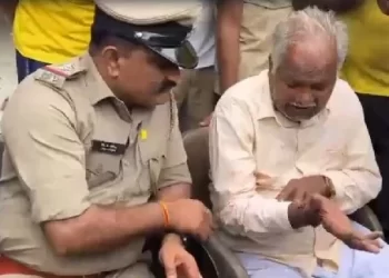 ગીરનારના જંગલોમાં મધ્યપ્રદેશનો એક વૃદ્ધ ખોવાઈ ગયો અને ……