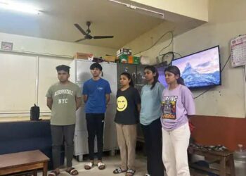 મેં તેને કાર ધીમે ચલાવવાનું જણાવ્યું, પણ તે સ્પીડ વધારતો ગયો