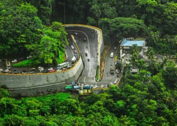 Travel: વરસાદમાં વધી જાય છે આ સ્થળોની સુંદરતા, ચોમાસામાં બમણો આનંદ લઈ શકો છો