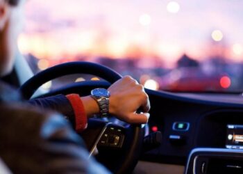 વાસ્તુ શાસ્ત્ર: આજે જ તમારી કારમાં રાખો આ વસ્તુઓ, ટળી જશે અચાનક થવાવાળી કોઈ દુર્ઘટના!