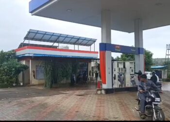 પેટ્રોલ પંપને નિશાન બનાવી લૂંટારુઓ રૂપિયા 7 લાખ અને સીસીટીવીનું ડીવીઆર લઈને ફરાર