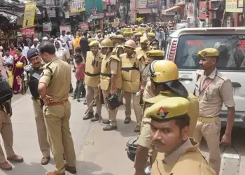 જ્ઞાનવાપીમાં સર્વે કરવા ASIની ટીમ પહોંચી: દરેક જગ્યાએ પોલીસ તૈનાત