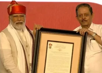 મોદી લોકમાન્ય તિલક રાષ્ટ્રીય પુરસ્કારથી સન્માનિત