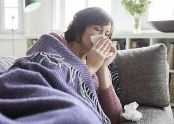 તાવ, ખાંસી અને શરદીમાં ભૂલથી પણ ન ખાવી જોઈએ આ 3 વસ્તુઓ, જાણો કેમ?