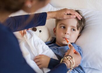 ડેન્ગ્યુના વધતા ખતરાની વચ્ચે આ રીતે રાખો બાળકનું ધ્યાન, બીમારીમાં કરો આ સરળ ઉપાયો