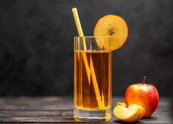 આ 4 કારણોથી સવારે ઉઠ્યા બાદ પીવો એપલ જ્યુસ, જીવનશૈલી સાથે જોડાયેલી ઘણી સમસ્યાઓ દૂર રહેશે