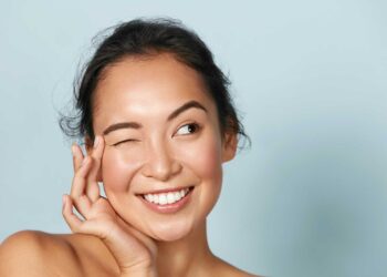 ચહેરા પર ગ્લો લાવવા માટે લોટથી બનાવો ફેસ પેક, ઓછી કિંમતમાં મળશે ઈન્સ્ટન્ટ ગ્લો