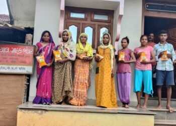 તહેવારોમાં રજા હોવા છતાં ગ્રાહકોને સરકારી વાજબી ભાવની દુકાન ચાલુ રાખી વિતરણ કરાયું