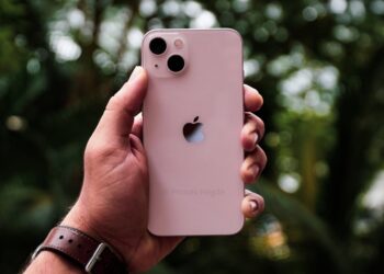 શા માટે IPhone 13 ખરીદવું શ્રેષ્ઠ છે! જાણો આ 3 બાબતો, બચશે 15000 રૂપિયા!