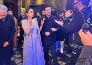 પરિણીતિ-રાઘવ વેડિંગઃ નવરાજ હંસે પરિણીતિ-રાઘવની સંગીત સેરેમનીમાં રંગ જમાવ્યો, વાયરલ થઈ તસવીરો