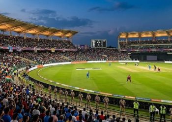 IND vs WI T20 મેચનો જબરદસ્ત ક્રેઝ: ટિકિટ કાઉન્ટર ખુલતા પહેલાંજ સ્ટેડિયમ બહાર જામી ભારે ભીડ, સુરક્ષા વધારાઈ