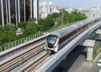ગાંધીનગરમાં ગિફ્ટ સિટી નજીક મેટ્રો ટ્રેન પાટા પરથી ઉતારી ગઈ