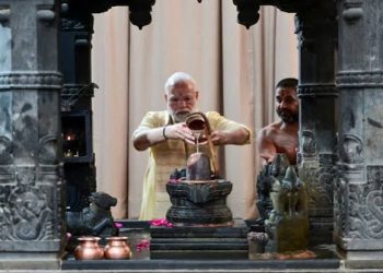 જનસેવાના 25 વર્ષ પૂર્ણ, PM મોદીએ શ્રી વિનાયક મંદિરમાં પૂજા-અર્ચના કરી